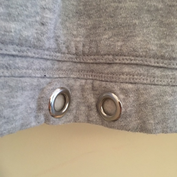 🌙DKNY Cropped Gray Hoodie - Picture 4 of 7